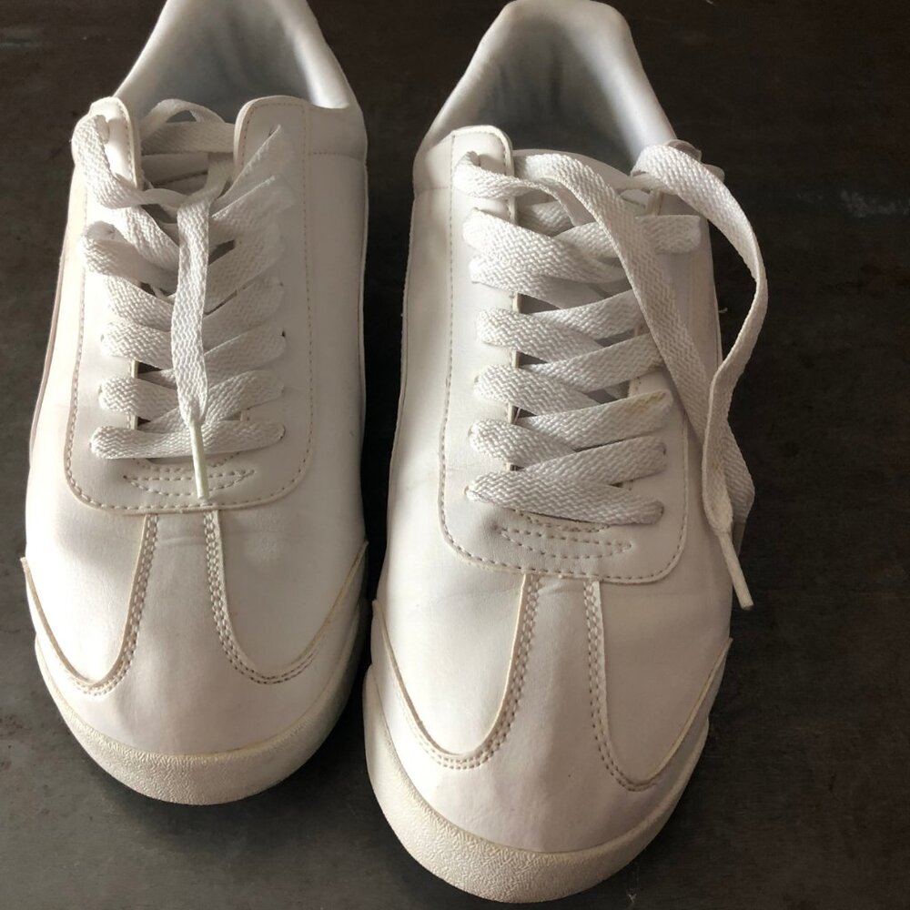 White Puma Roma Size 11 good condition